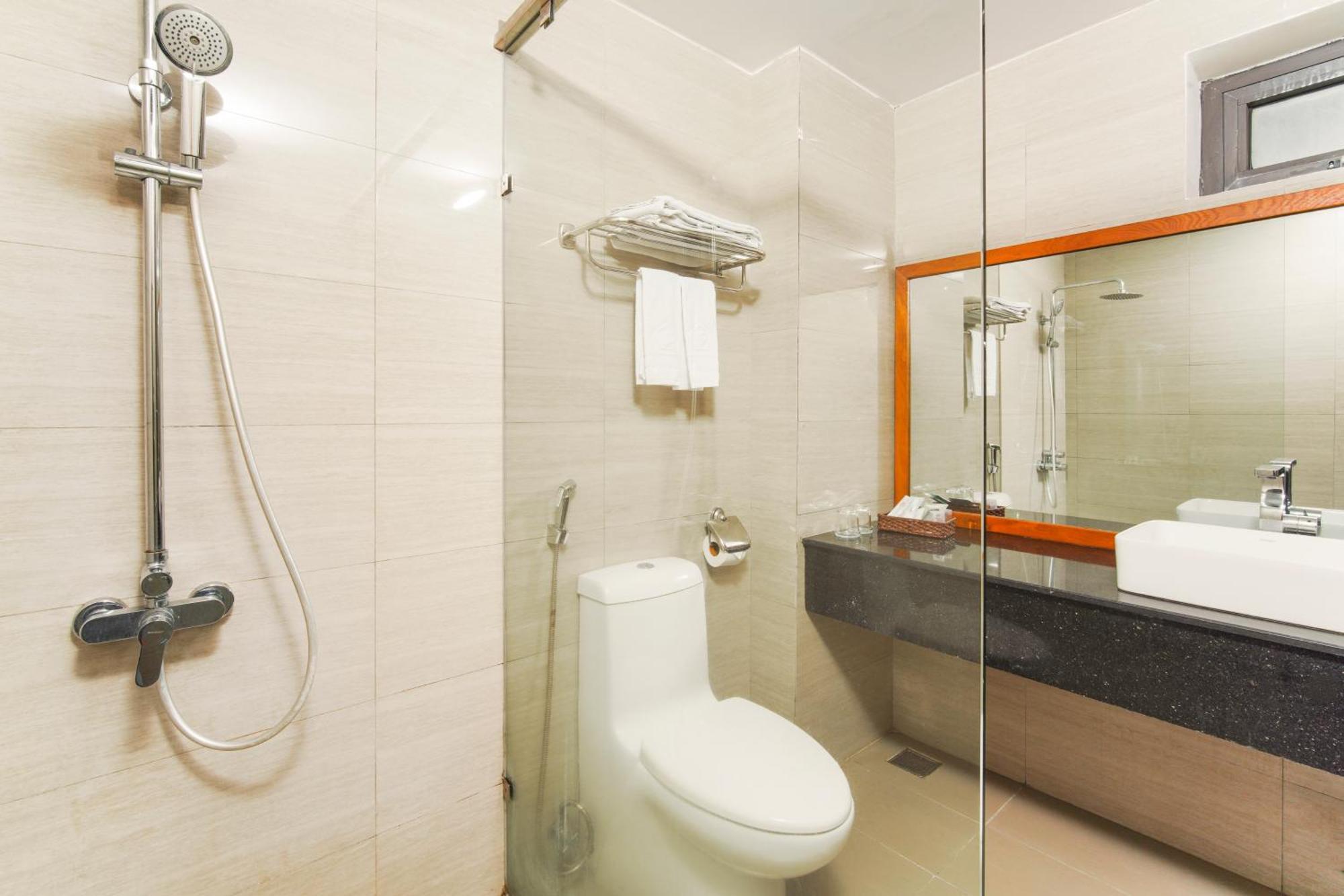 Golden Sun Apartment By New Sky Travel Дананг Екстериор снимка