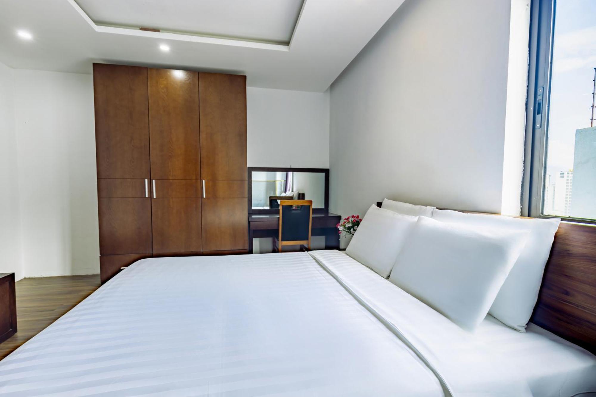 Golden Sun Apartment By New Sky Travel Дананг Екстериор снимка