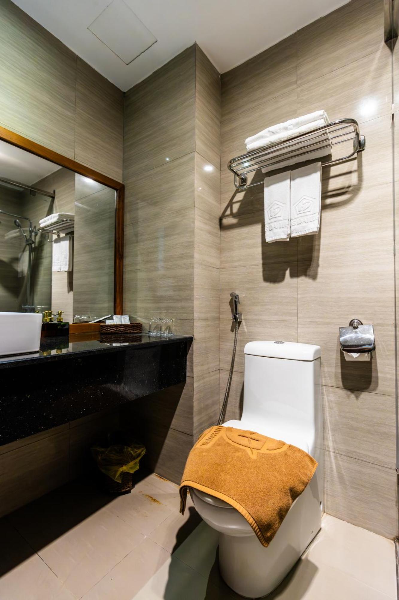 Golden Sun Apartment By New Sky Travel Дананг Екстериор снимка